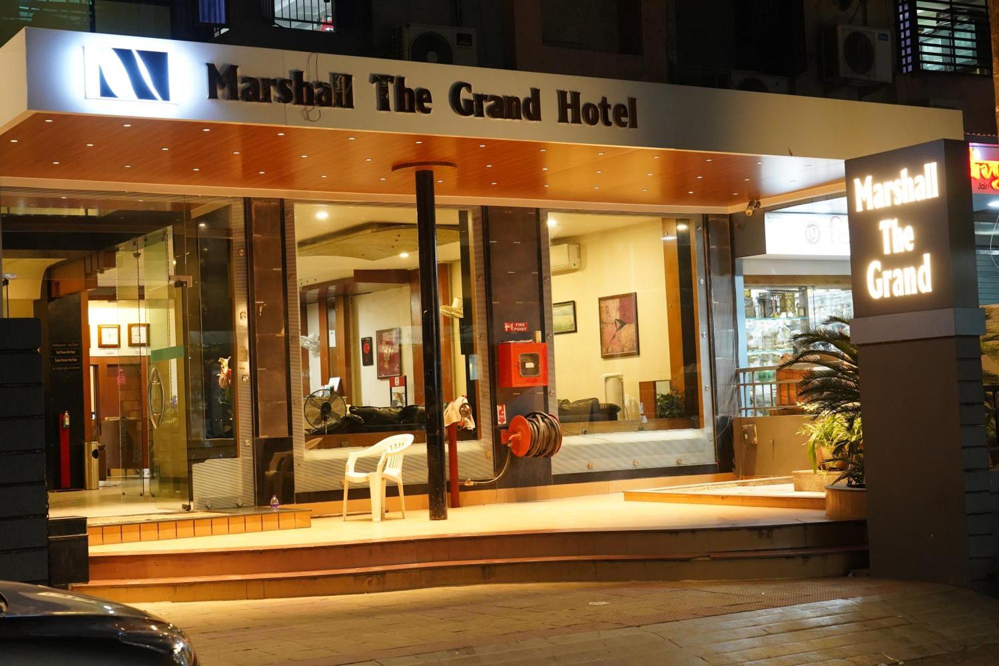 Marshall The Grand Hotel Ахмедабад Екстериор снимка